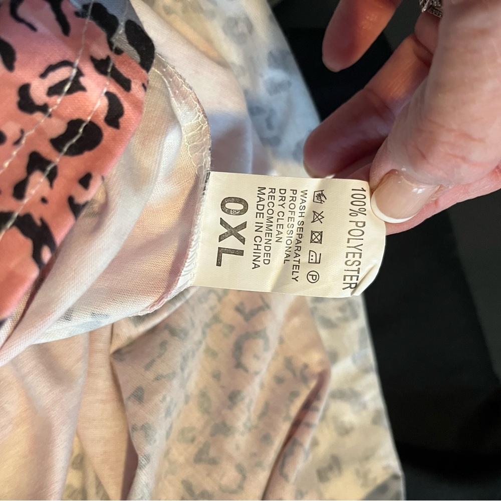 Top - Picture 2 of 2